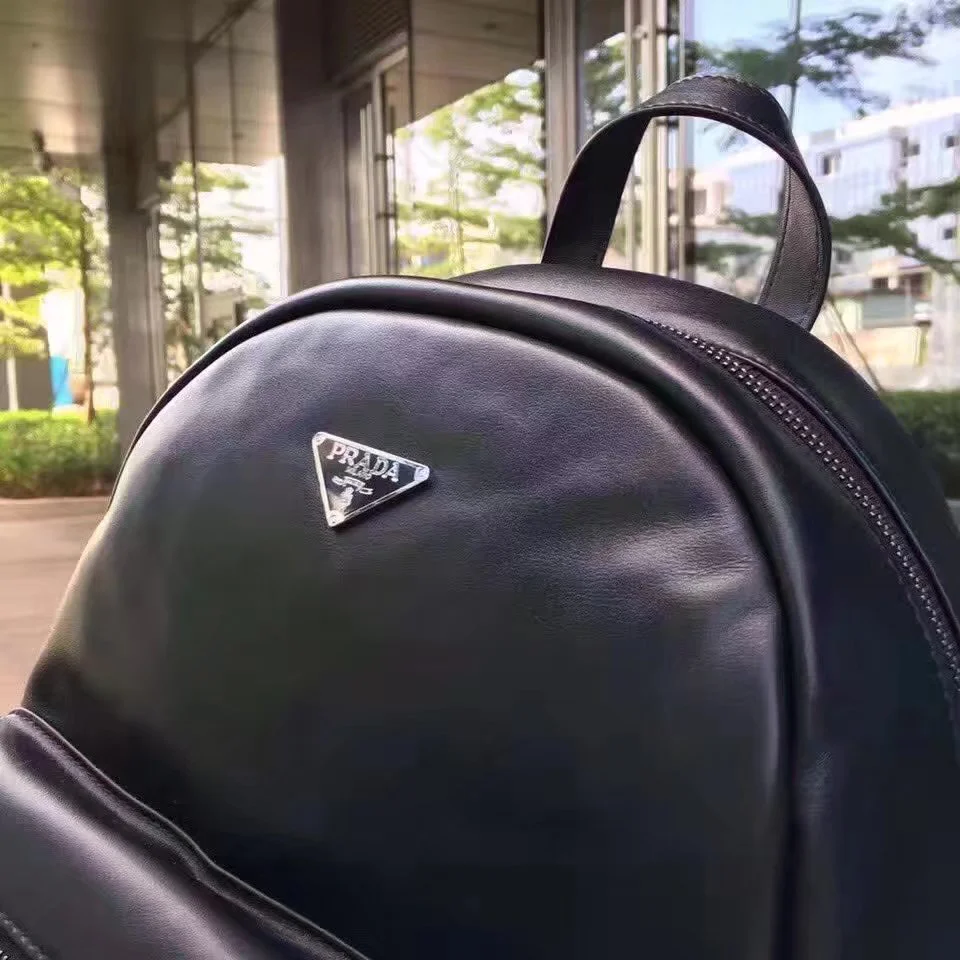 Authenticating the Prada 1002 Men Backpack: A Comprehensive Guide Prada 1002 Men Backpack Black 7